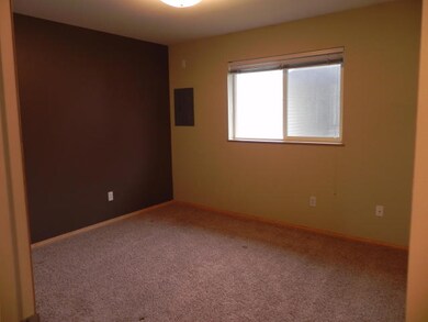 589 Eastmont Ave unit D, East Wenatchee, WA 98802 - photo 4