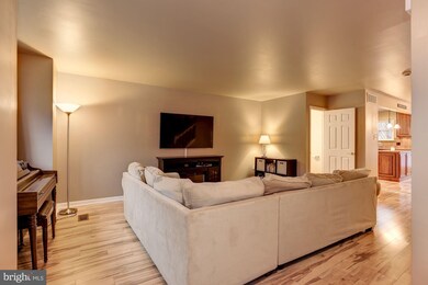 1708 Amberfield Ct, Crofton, MD 21114 - photo 3