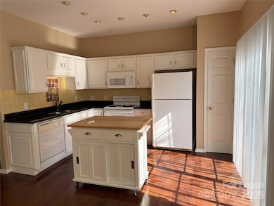 8005 Flanders St, Charlotte, NC 28277 - photo 4