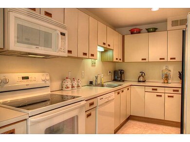 187 Laurel Ave unit 2, Providence, RI 02906 - photo 6