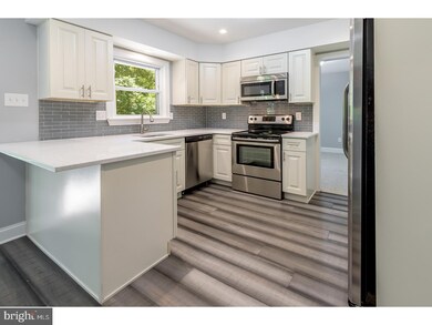 852 Lafayette Dr, Mount Laurel, NJ 08054 - photo 6