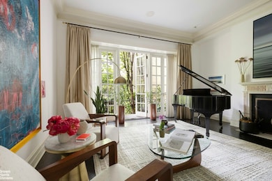 208 E 62nd St, New York, NY 10065 - photo 4