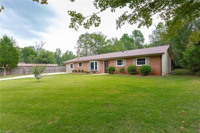 4905 Yarmouth Dr, Greensboro, NC 27407 - photo 2