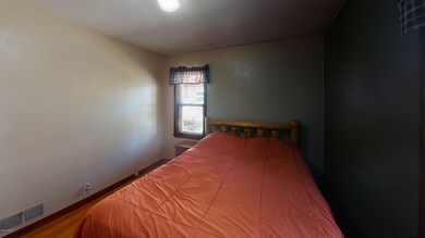 1915-5th-Ave-N-Bedroom (3)