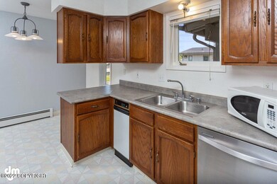 8070 Giddeon Cir unit 8, Anchorage, AK 99504 - photo 3