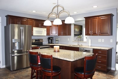 11 Orange St, West Springfield, MA 01089 - photo 5