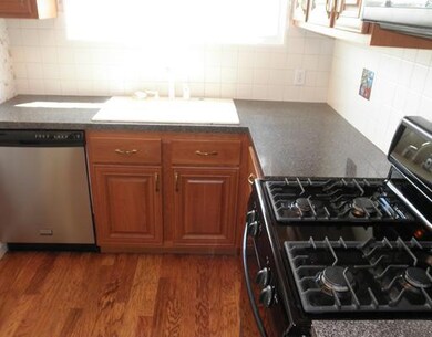 Kitchen. Upgraded Cabinets, Gas Stove, S/S Applian