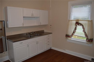 230 N Bost St, Statesville, NC 28677 - photo 6