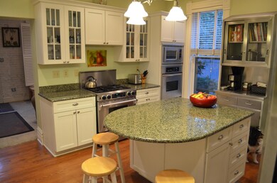 Kitchen / Eating Area