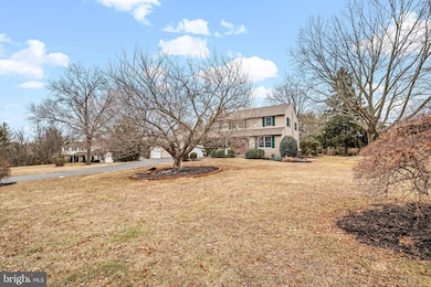 2002 Evergreen Dr, Perkasie, PA 18944 - photo 2