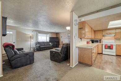 527 W 300 N, Blackfoot, ID 83221 - photo 6