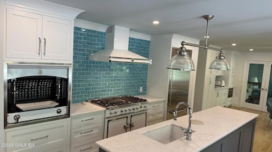 31 Riverfield Dr, Weston, CT 06883 - photo 7