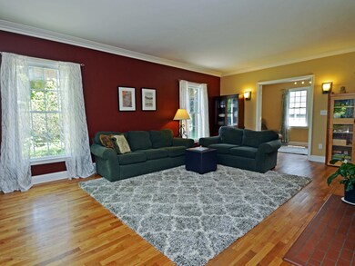 7Living Room