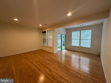 43115 Forest Edge Square, Broadlands, VA 20148 - photo 2