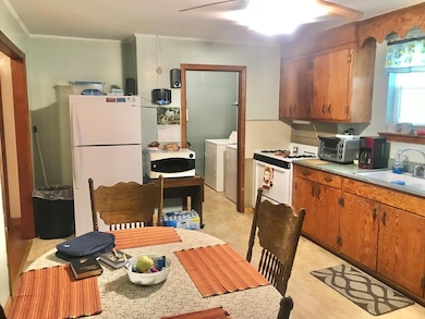 2067 Castleton (Upstairs)