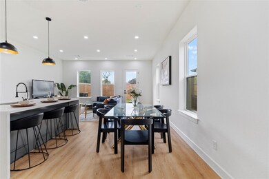 Bask in the natural light flooding the dining area, setting an inviting ambiance for gatherings of 6-8 guests. With ample seating, whether it's a casual brunch or a formal dinner, everyone will feel at home in this sun-kissed space.