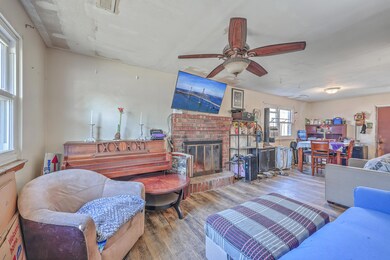 Living/ Dining