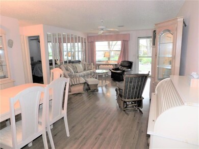 LIVING RM