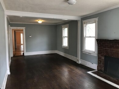 living room/dining room