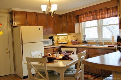 Wonderful eat-in Kitchen.