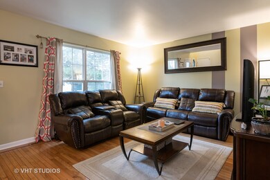 1902 Cambridge Dr, Carpentersville, IL 60110 - photo 6