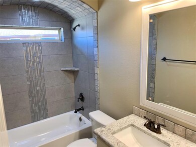 313 Jacinth Ln, Granbury, TX 76049 - photo 3