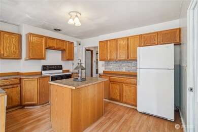 2305 Mcdougall Ave, Everett, WA 98201 - photo 6