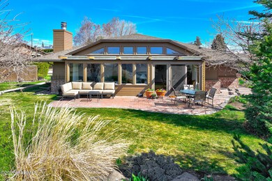 Private Front Patio with mt. Adams View