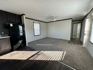 267 New Mexico unit 267, Belleville, MI 48111 - photo 3
