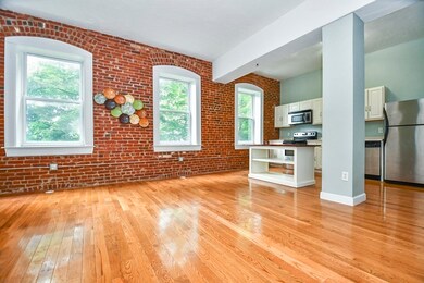 32 Providence St unit 5, Worcester, MA 01604 - photo 3