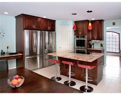 Kitchen. A chefs delight - center island - electri