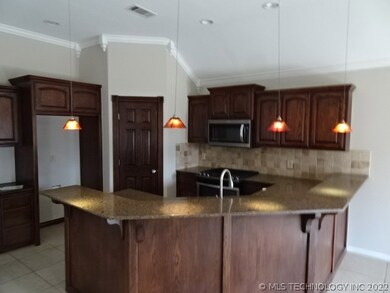 3305 E Fairmont St, Broken Arrow, OK 74014 - photo 3