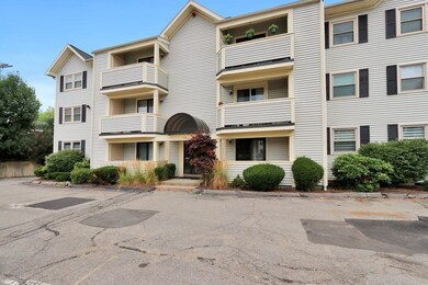 1210 Vfw Pkwy unit 11, West Roxbury, MA 02132 - photo 3