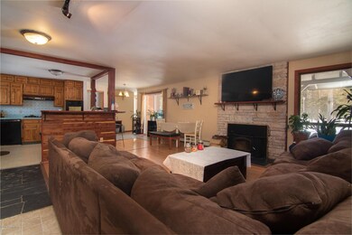 Living Room (3)