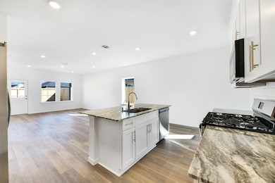 3930 El Vaquero Ct, League City, TX 77511 - photo 6