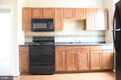 2826 W Oxford St unit 3RD FLOOR, Philadelphia, PA 19121 - photo 5