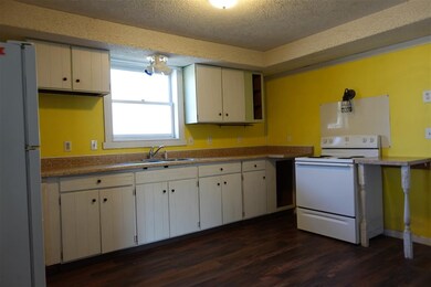 802 Short St, Bicknell, IN 47512 - photo 3