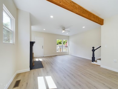 CAM03711G0-PR0015-STILL002