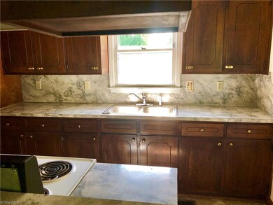 514 Warriner St, Reidsville, NC 27320 - photo 5