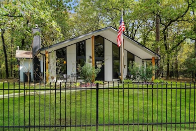Fully fenced yard with Sprinkler System