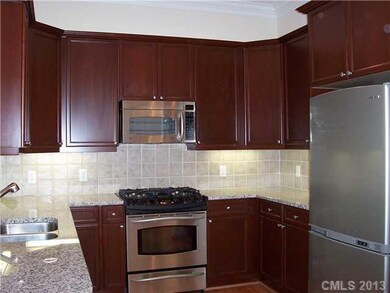 Kitchen - Kitchen Features Gas Stove, Granite Coun