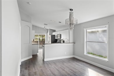 807 Cape Cod Cir, Valrico, FL 33594 - photo 5