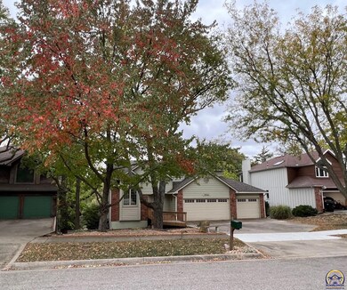 3541 SW Summerwood Ct, Topeka, KS 66614 - photo 2