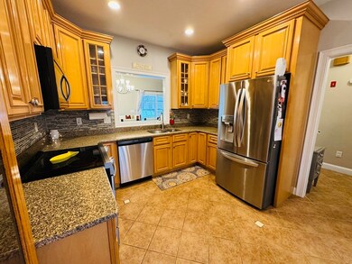 7 Maria Cir unit 7, Milford, MA 01757 - photo 4