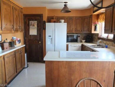 Wonderful kitchen with newer appliances.