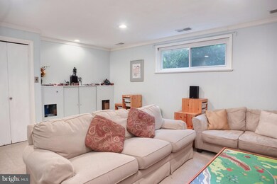 6711 Haycock Rd, Falls Church, VA 22043 - photo 7