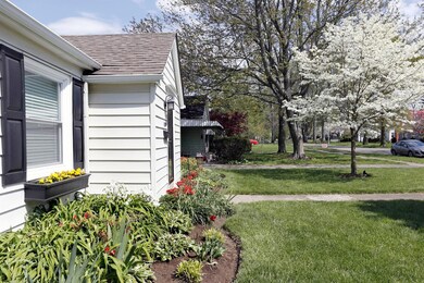 Beautiful landscaping and great curb app