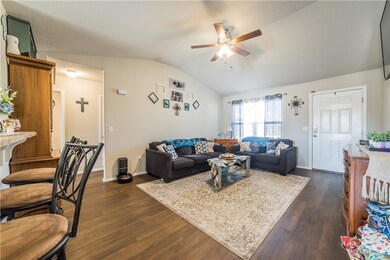 Livingroom with Cathedral ceilings