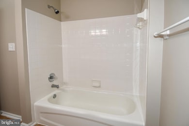 11743 Barrows Ln, Woodbridge, VA 22192 - photo 5