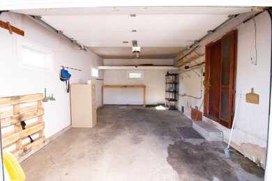 294 25th Ave SW, Cedar Rapids, IA 52404 - photo 3